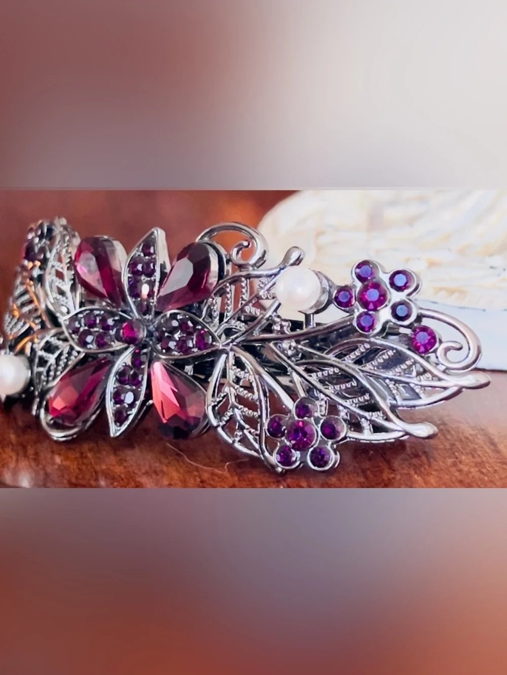 Vintage UV Reactive Manganese Glass Floral Barrette – 26g Victorian Revival